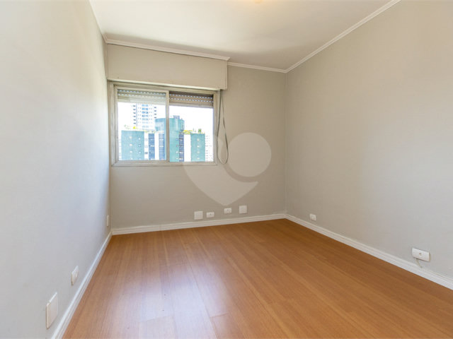Apartamento à venda com 3 quartos, sendo 1 suíte,  em Brooklin, São Paulo, SP