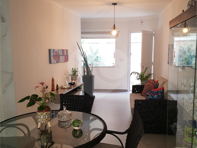 Casa à venda com 3 suítes no condomínio Residencial Mattos, São Paulo - SP