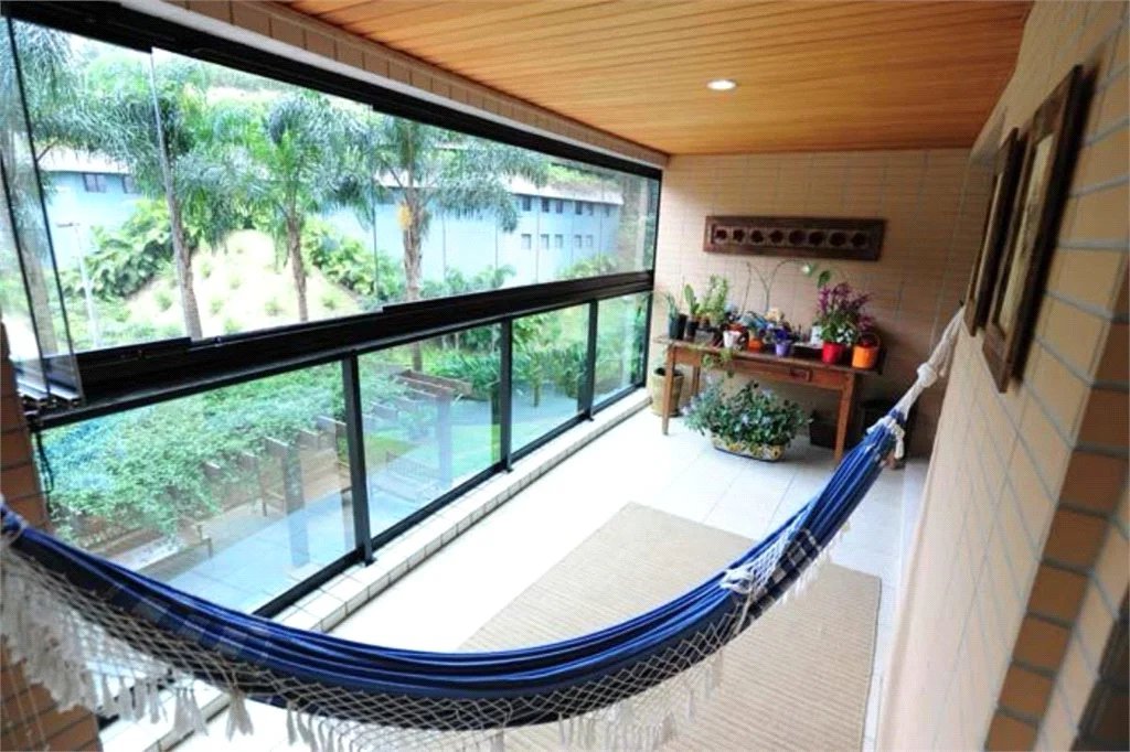 Apartamento à venda ou para alugar com 3 quartos, sendo 2 suítes, em Jardim Morumbi, São Paulo, SP