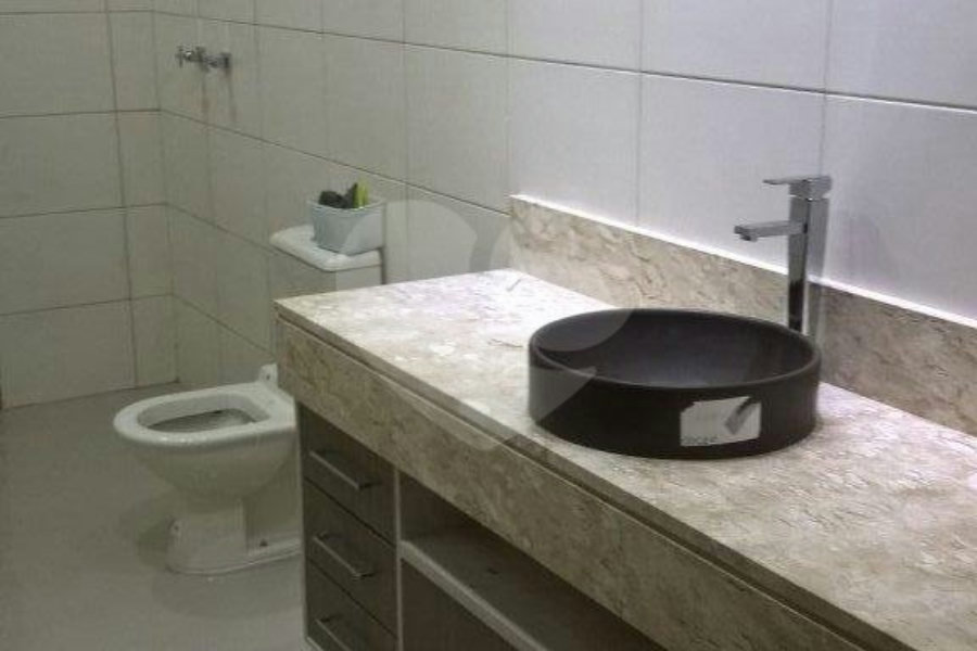 Casa à venda ou para alugar com 3 suítes no condomínio Vilarejo Estoril, Mairiporã - SP