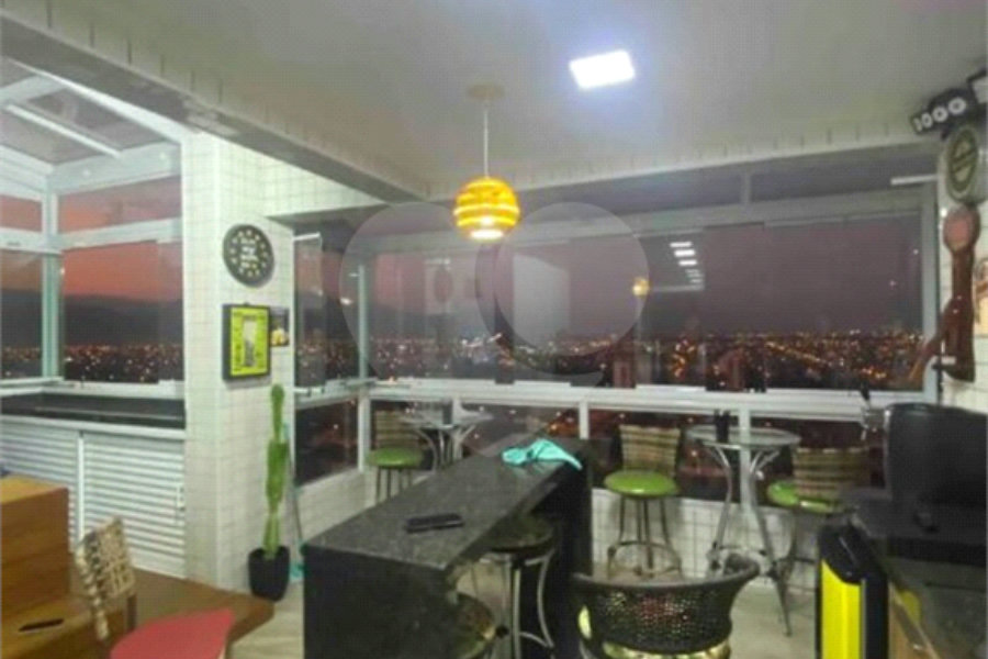 Duplex à venda com 3 suítes em Caiçara, Praia Grande, SP