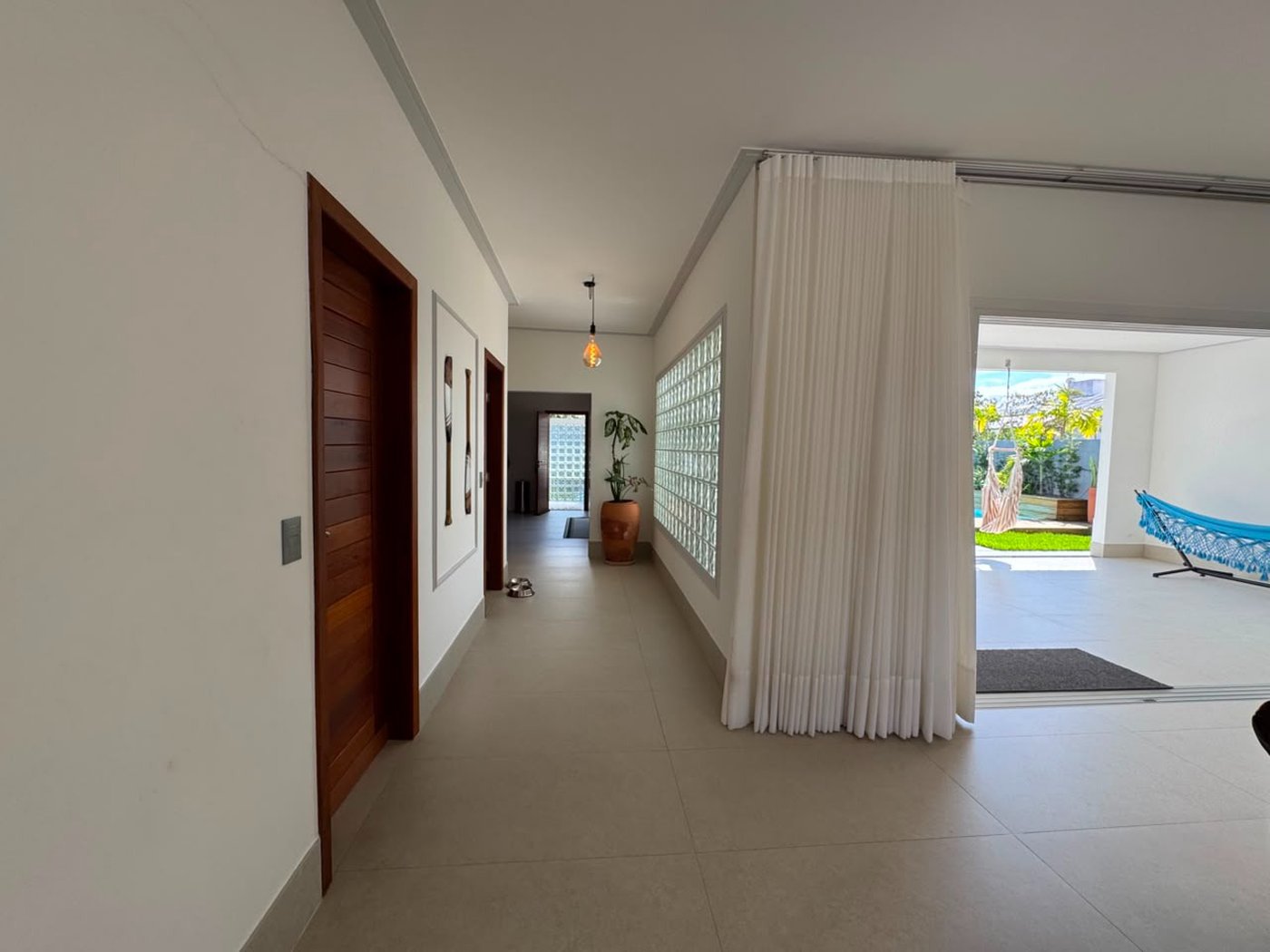 Casa para alugar com 2 suítes, no condomínio Outeiro São Francisco, Porto Seguro - BA
