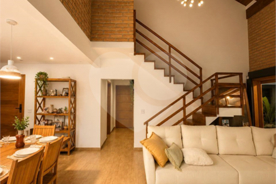 Casa Térrea à venda com 3 quartos, sendo 2 suítes,  em Luiz Fagundes, Mairiporã, SP