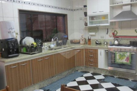 Sobrado à venda com 4 quartos, sendo 1 suíte, em Cambuci, São Paulo, SP