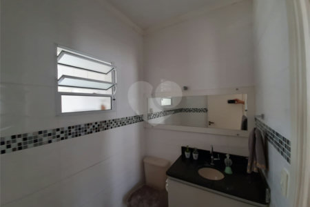 Sobrado à venda com 3 quartos, sendo 1 suíte, em Vila Suissa, Mogi das Cruzes, SP