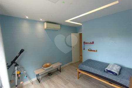 Casa à venda com 3 quartos, sendo 1 suíte, no condomínio Fazenda Cantagalo, Rio de Janeiro - RJ