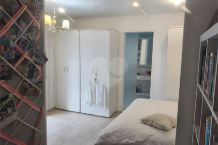Casa à venda com 6 quartos, sendo 3 suítes, em Jardim Guedala, São Paulo, SP