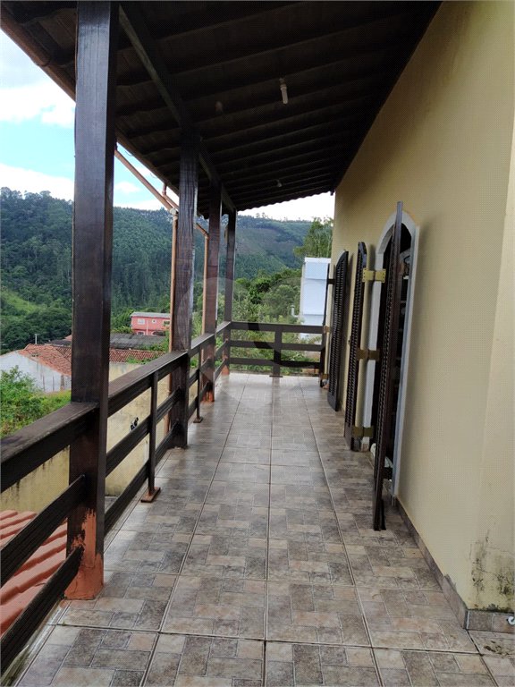Casa Térrea à venda com 3 quartos, sendo 1 suíte,  no Centro, Salesópolis, SP