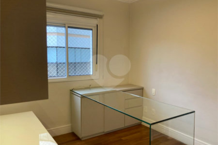 Apartamento para alugar com 3 suítes em Granja Julieta, São Paulo, SP