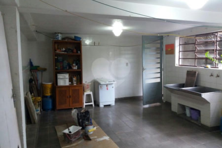 Casa à venda com 4 quartos, sendo 1 suíte,  em Jardim Helga, São Paulo, SP