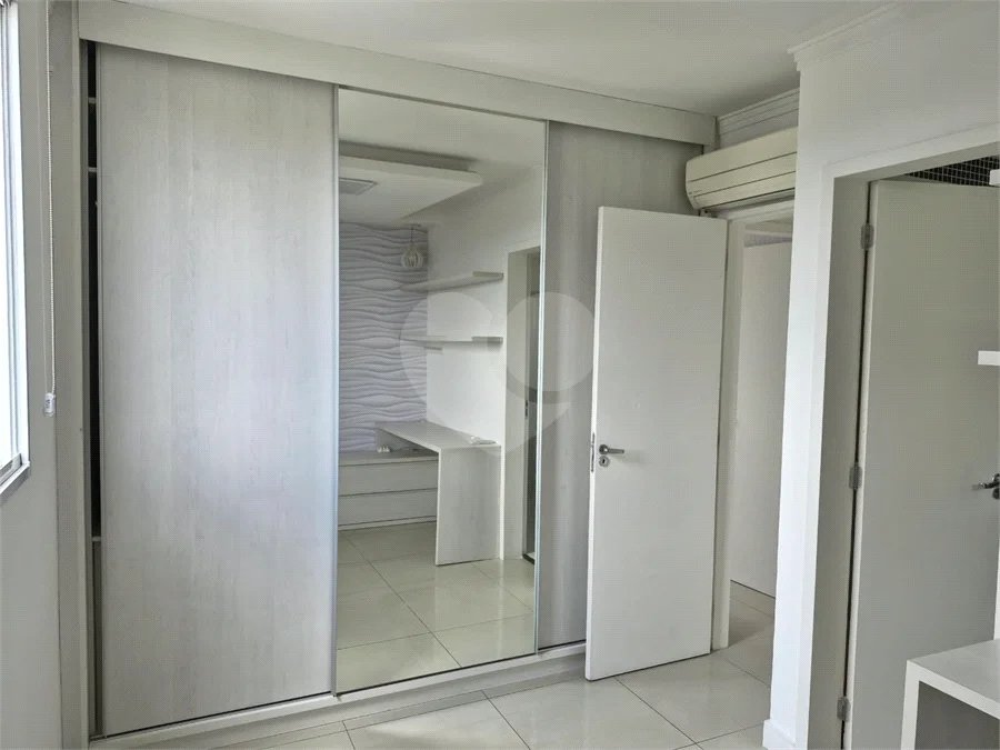 Oportunidade na Vila Leopoldina! Imóvel de 69m2, com 3 dorm., sendo 1 suíte, 2 banheiros, sala, cozinha e 2 vagas. Com ar condicionado em 2 dorm.