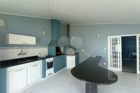 Casa à venda com 3 suítes em Vila Nastri, Itapetininga, SP
