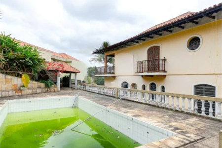 Casa à venda ou para alugar com 4 suítes em Vila Comercial, São Paulo, SP