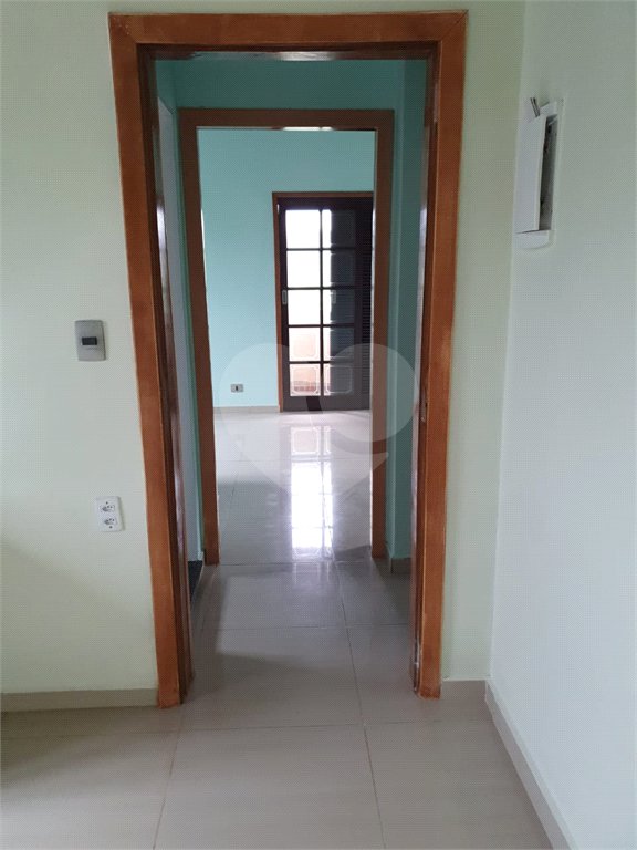Casa à venda com 3 quartos, sendo 2 suítes, no condomínio Residencial Jardim Lago da Cantareira, Mairiporã - SP