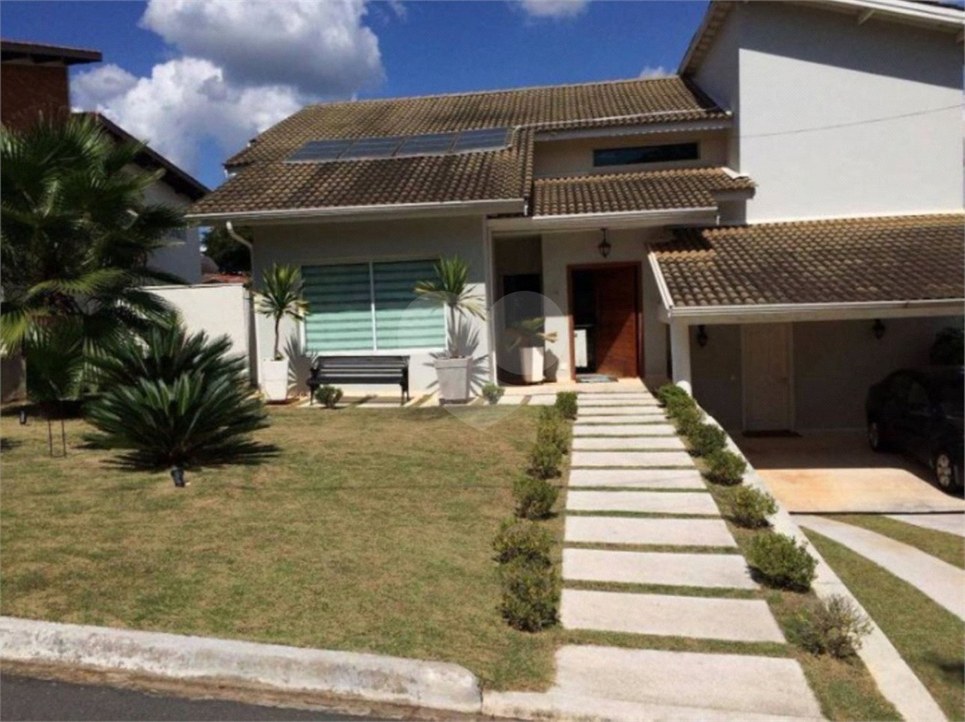 Casa à venda com 3 suítes no condomínio Residencial Jardim Paulista I, Vinhedo - SP
