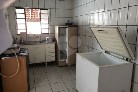 Sobrado à venda com 3 quartos, sendo 1 suíte, em Vila Guaca, São Paulo, SP