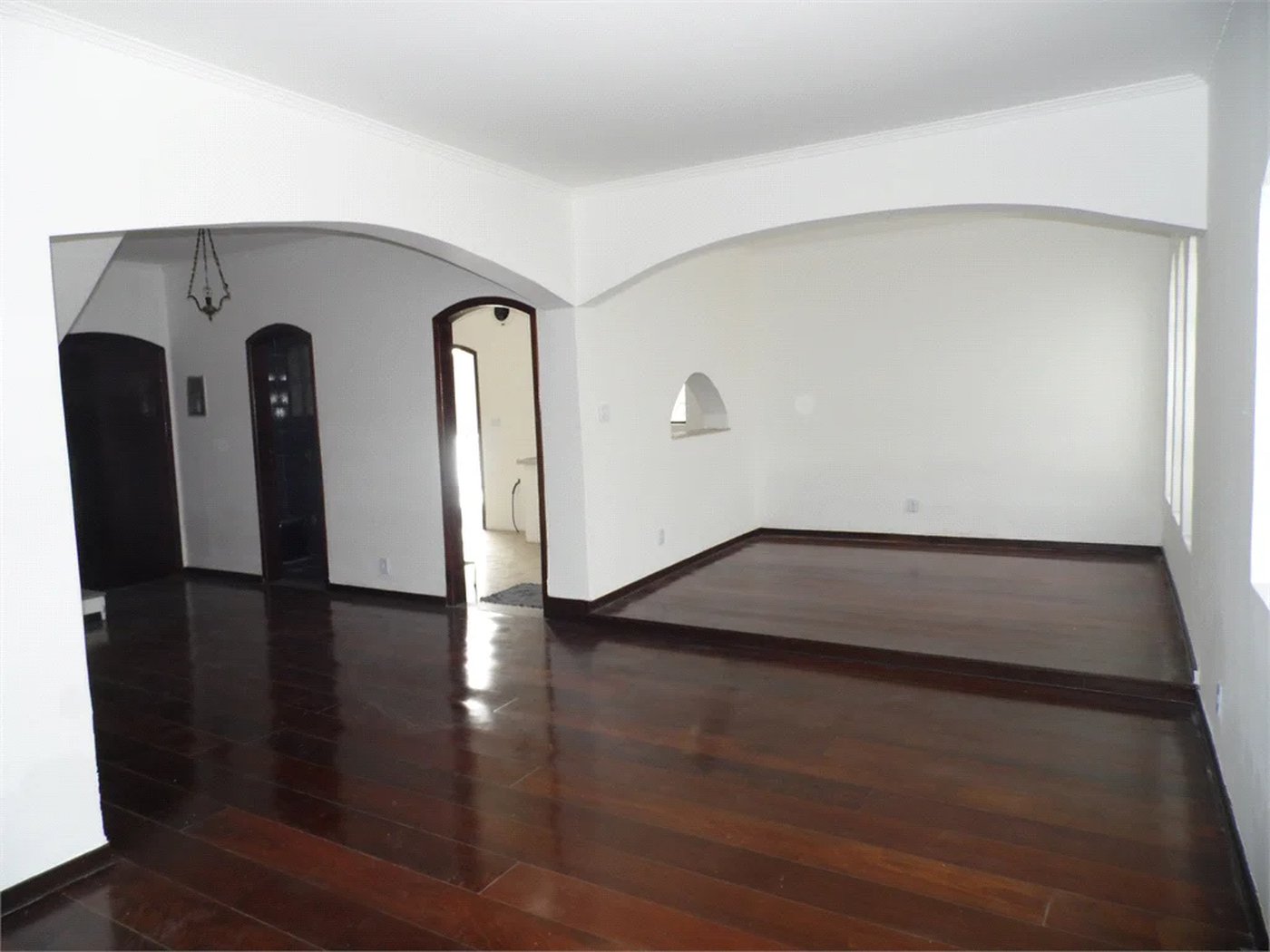 Casa à venda com 5 quartos, sendo 3 suítes, em Vila São Francisco, São Paulo, SP