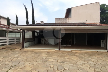 Casa à venda com 5 quartos, sendo 1 suíte, no Centro, Bom Jesus dos Perdões, SP