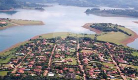 Casa à venda com 2 quartos, sendo 1 suíte, no condomínio Novo Horizonte, Piracaia - SP