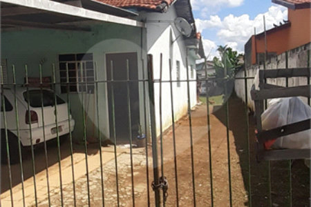 Casa à venda com 3 quartos em Alvinópolis, Atibaia, SP