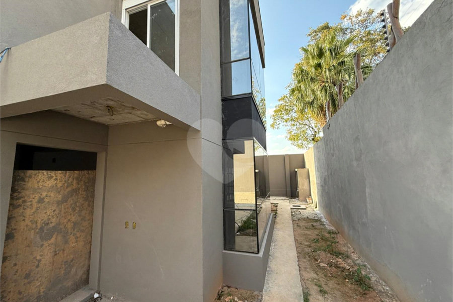 Casa à venda com 3 suítes no condomínio Residencial Floresta, São Paulo - SP