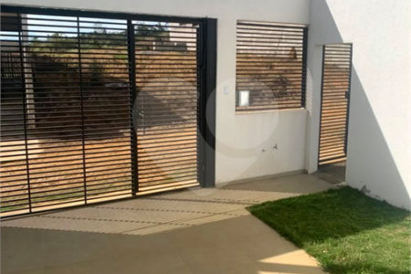 Casa à venda com 3 quartos, sendo 1 suíte, em Vila Modesto, Paraibuna, SP