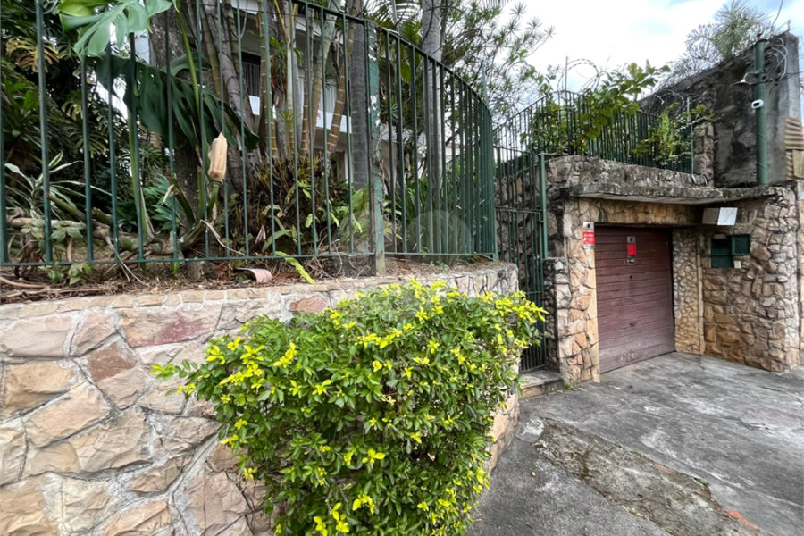 Sobrado à venda com 5 quartos, sendo 1 suíte, em Palmas do Tremembé, São Paulo, SP