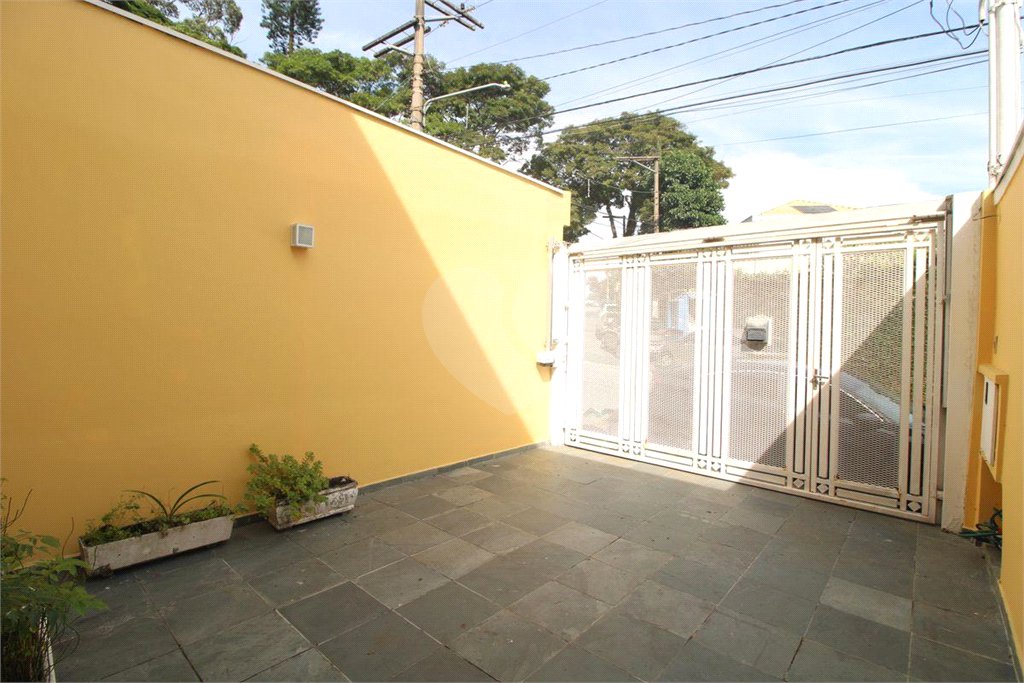 Sobrado à venda com 3 quartos, sendo 1 suíte,  em Jardim Prudência, São Paulo, SP