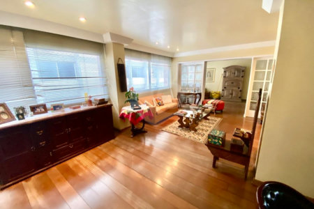 Apartamento à venda na Rua Oscar Freire
