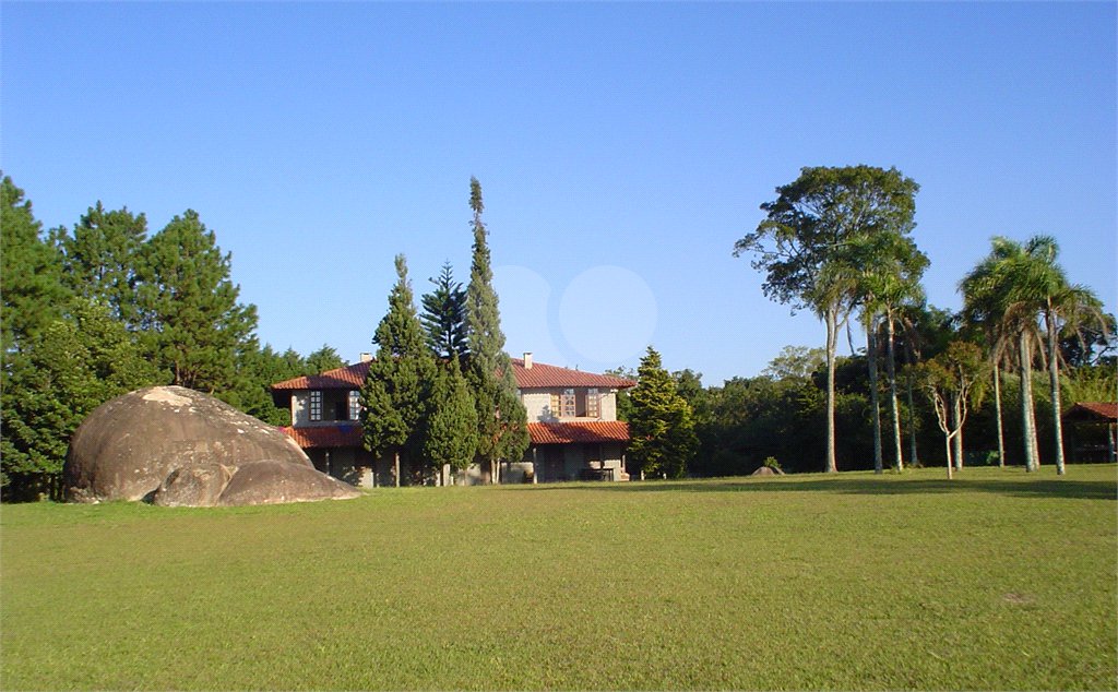 Casa à venda no Pico do Olho D'água em Mairiporã