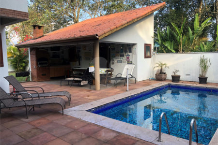 Casa à venda com 3 quartos, sendo 2 suítes,  no condomínio Aruã, Mogi das Cruzes - SP