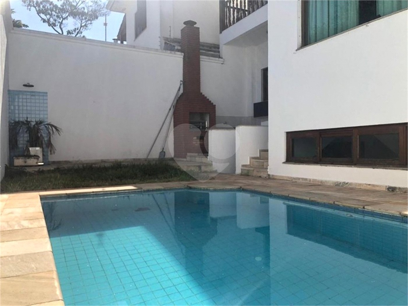 Casa à venda com 4 suítes no condomínio Vila das Emboabas, São Paulo - SP