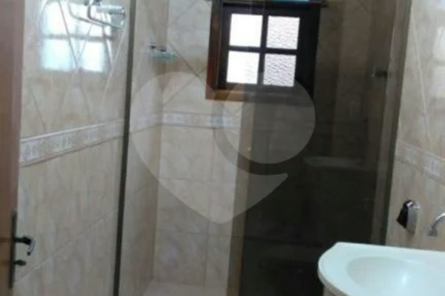 Sobrado à venda com 3 quartos, sendo 1 suíte, em Tremembé, São Paulo, SP