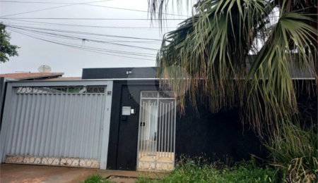 Casa à venda com 3 quartos, sendo 1 suíte,  em Vila Santa Catarina, Dourados, MS