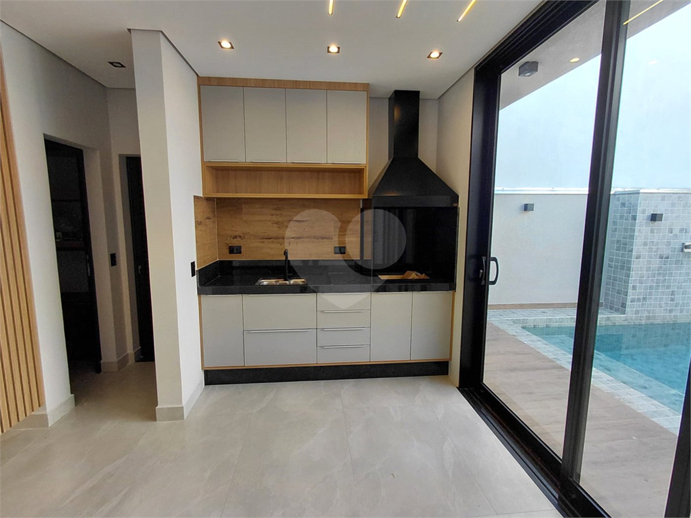 Casa à venda com 3 suítes no condomínio Residencial Milano, Indaiatuba - SP