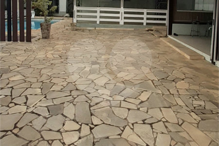 Casa à venda com 5 quartos, sendo 1 suíte, no Centro, Bom Jesus dos Perdões, SP