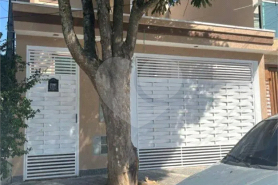 Sobrado à venda ou para alugar com 3 suítes em Vila Pedra Branca, São Paulo, SP