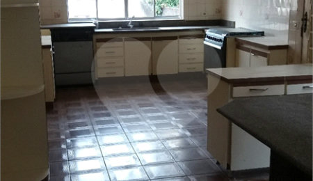 Sobrado à venda com 3 quartos, sendo 1 suíte, em Tremembé, São Paulo, SP