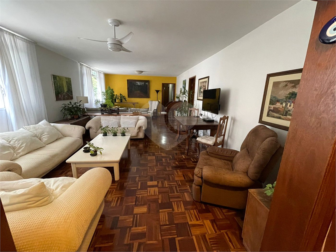 Apartamento à venda com 3 quartos, sendo 1 suíte, em Higienópolis, São Paulo, SP