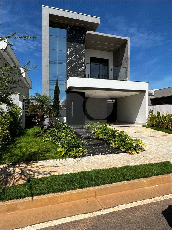 Casa à venda com 4 suítes no condomínio Florais do Parque, Cuiabá - MT