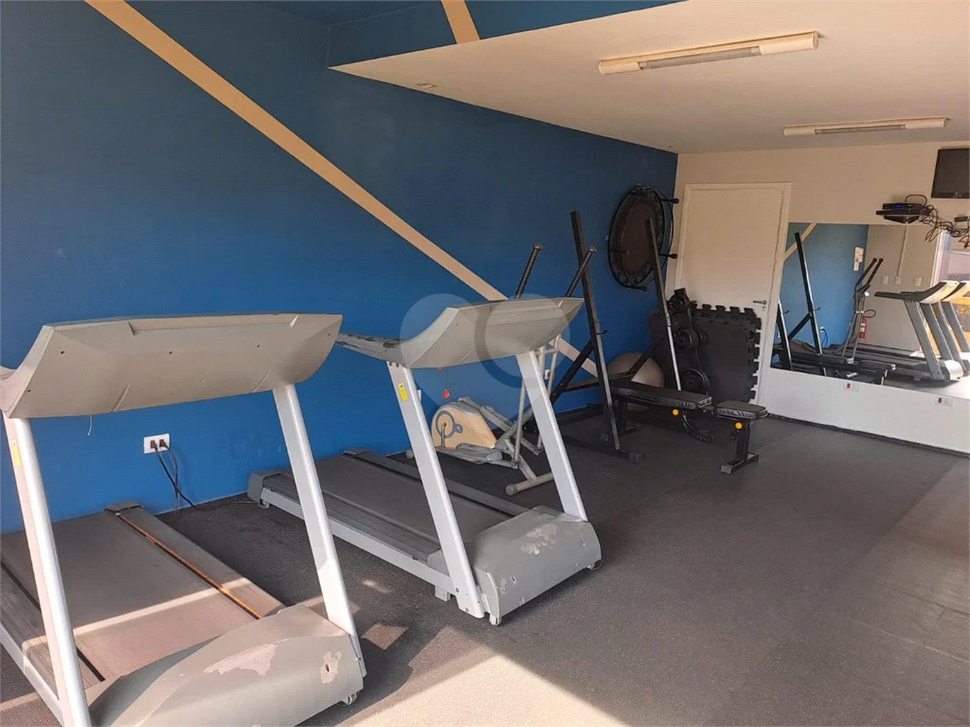 Linda Casa 3 dormitórios com piscina - R$ 950.000,00