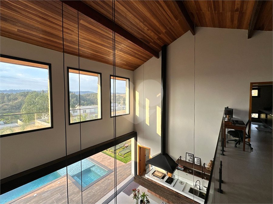 Casa Térrea à venda ou para alugar com 3 suítes em Jardim Leonor, Itatiba, SP