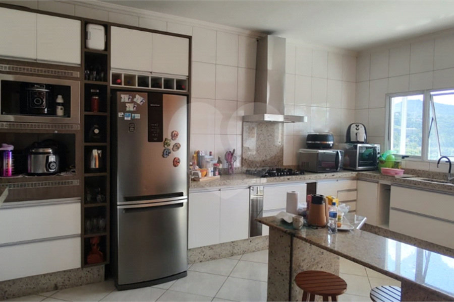 Casa à venda com 5 quartos, sendo 3 suítes,  em Capoavinha, Mairiporã, SP
