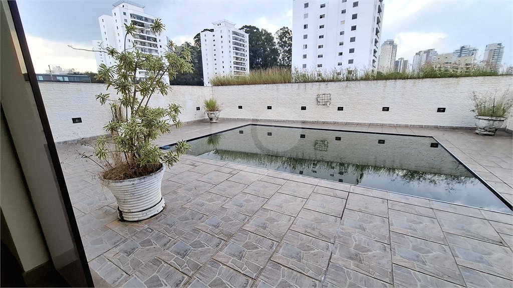 Casa à venda com 4 suítes em Jardim São Bento, São Paulo, SP