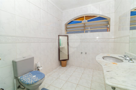 Casa à venda com 3 quartos, sendo 1 suíte, em Interlagos, São Paulo, SP