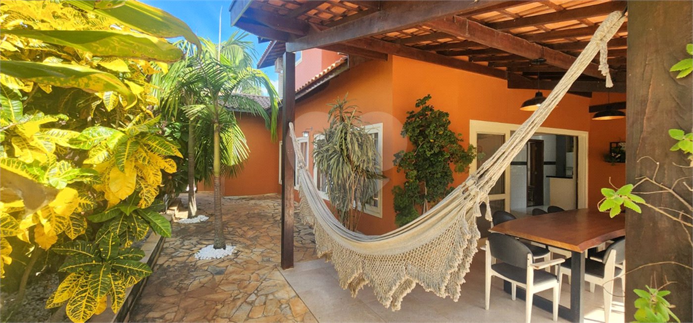 Casa à venda com 4 quartos, sendo 2 suítes, no condomínio Delle Stelle, Louveira - SP