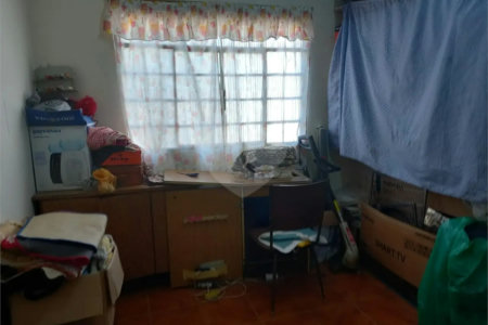 Casa à venda com 3 quartos, sendo 1 suíte,  em Vila Tiradentes, São Paulo, SP