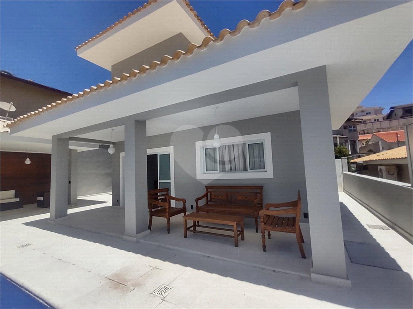 Casa à venda com 3 suítes no condomínio Villaggio Capriccio, Louveira - SP