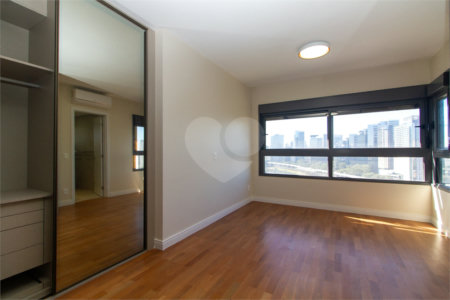 Apartamento à venda ou para alugar com 3 suítes em Jardim Morumbi, São Paulo, SP