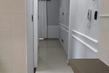 Sala Living à Venda no Centro de São Vicente | A 1 Quadra da Praia do Gonzaguinha
